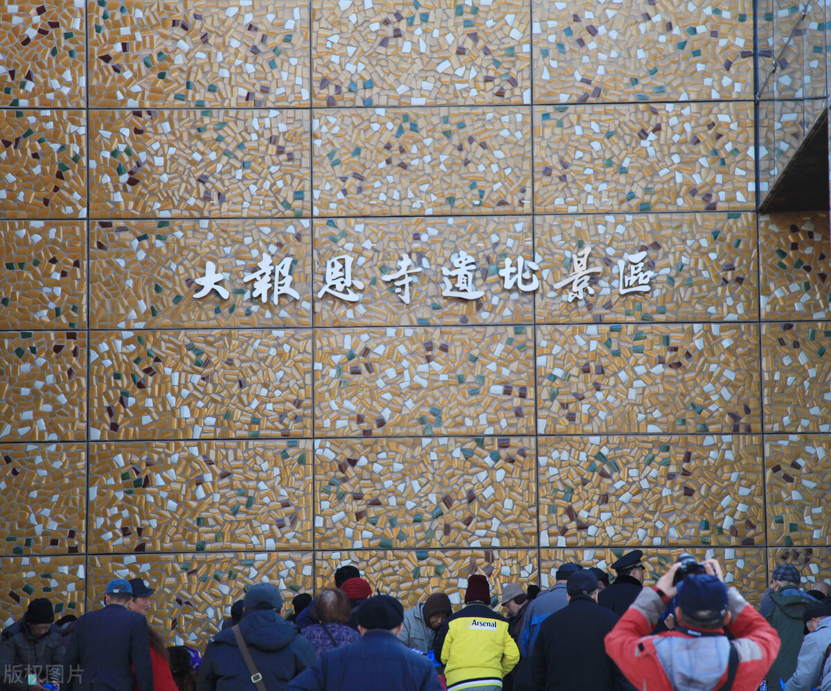 大报恩寺地宫阿育王金塔,阿育王塔放在雷峰塔哪里