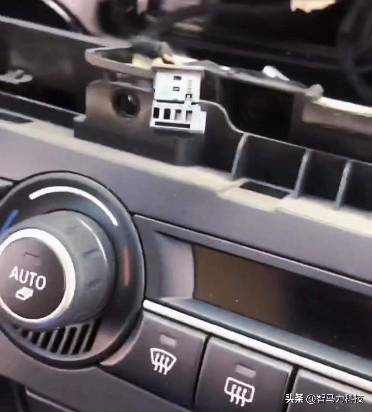 2015骞村疂椹瑇6carplay杩炴帴鏂规硶,瀹濋┈x6鏃犵嚎carplay鐩掑瓙