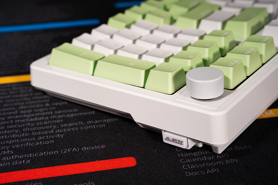 黑爵AK992蓝牙三模机械键盘评测：300元预算内的无短板水桶外设