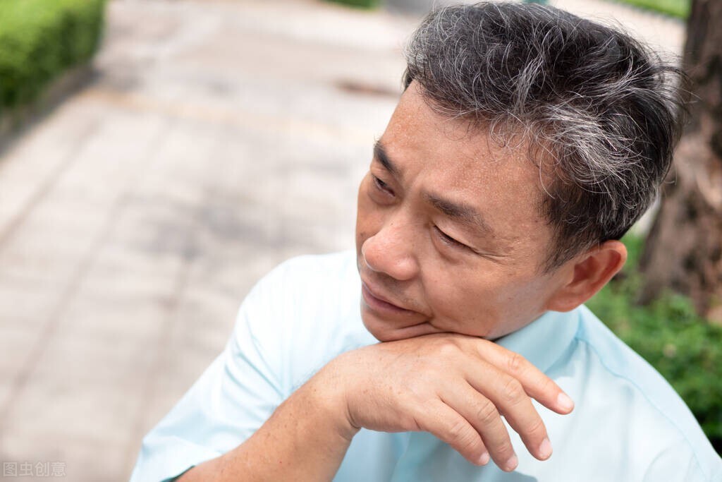 怎么分辨是气虚自汗还是湿热自汗,湿热爱出头汗如何敛汗