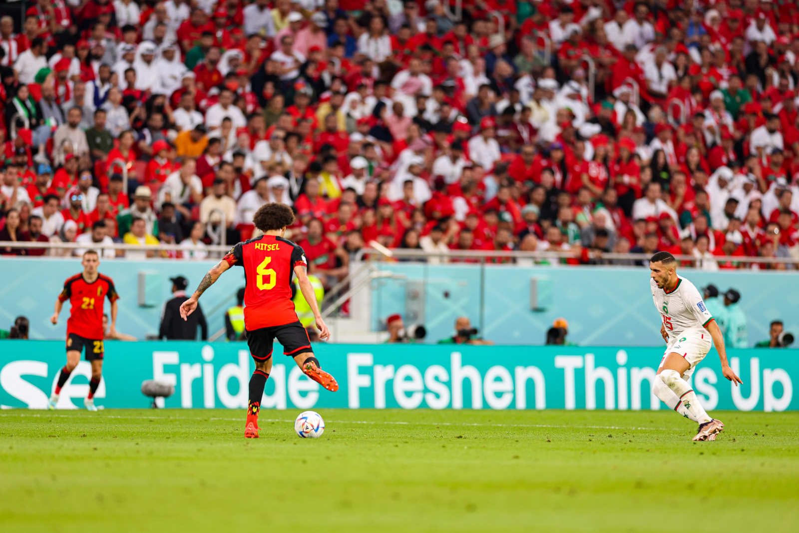 摩洛哥队齐耶什破门,齐耶什任意球视频阿贾克斯