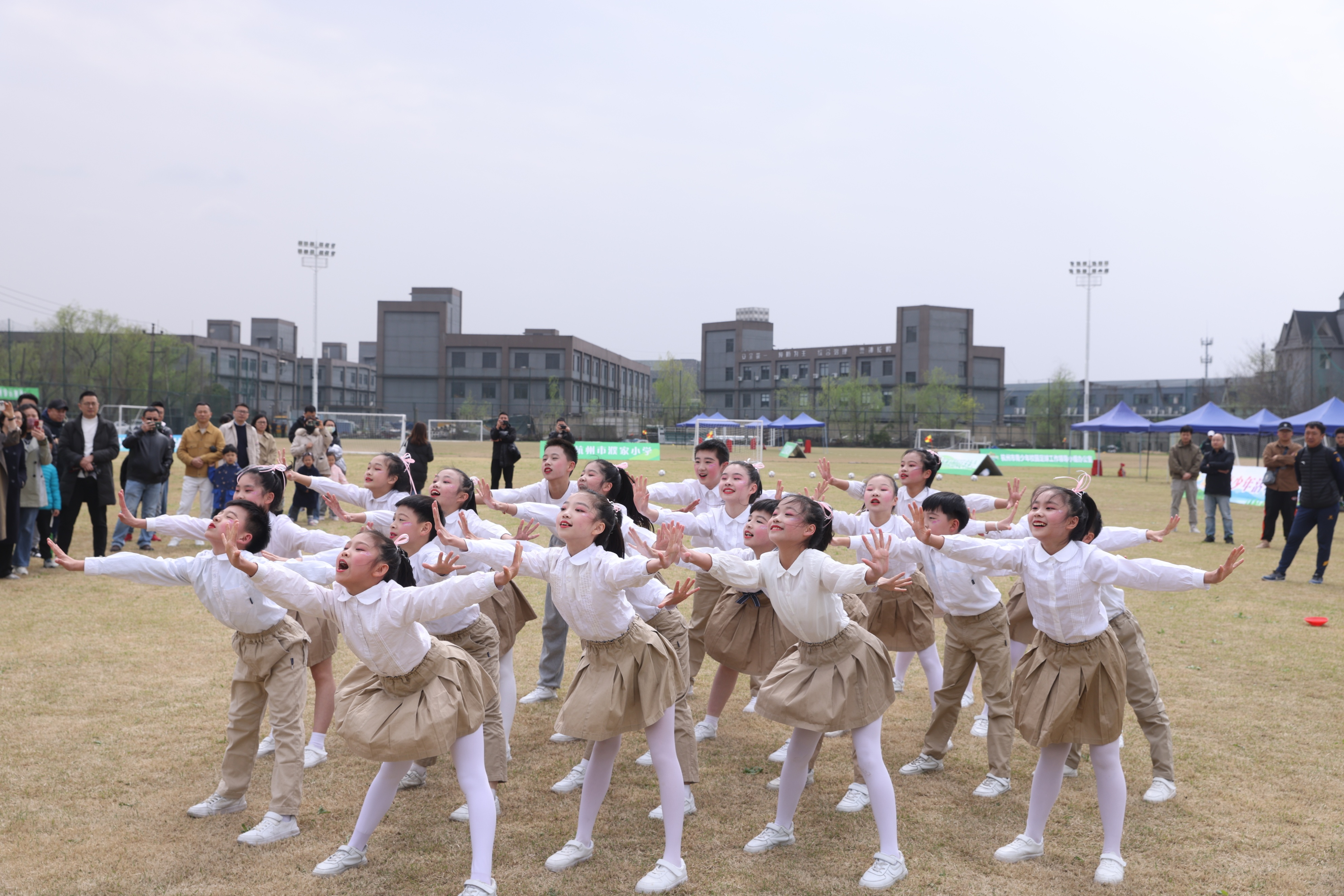 鍔╁姏浜氳繍瓒崇悆,鍠滆繋浜氳繍閫愭ⅵ缁胯尩
