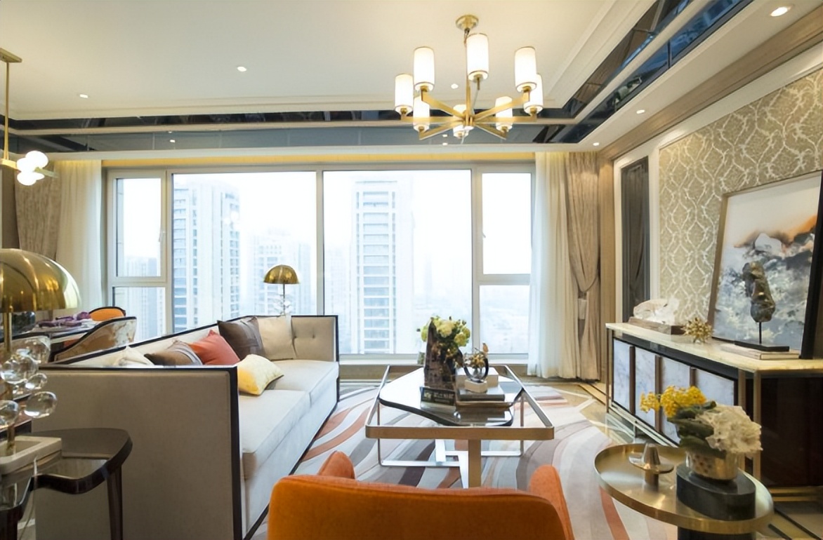 买家电网购还是实体店买,买家电网上买还是实体店买合适