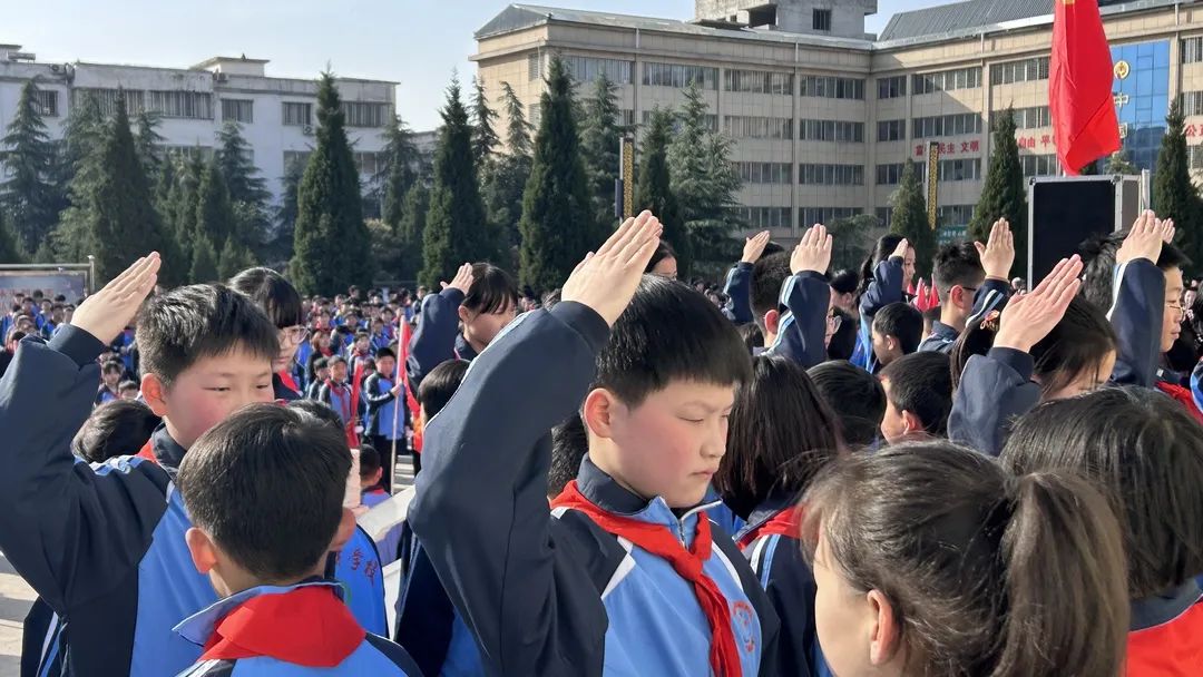 惠文育才学校清明祭扫,清明寄哀思缅怀先烈传承红色基因