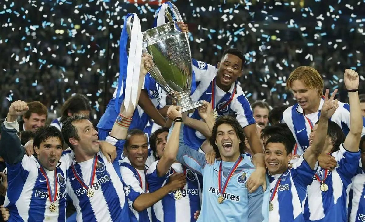 意乙冠军主帅嘲笑欧协联含金量低，穆帅微笑回应，保持风度获点赞