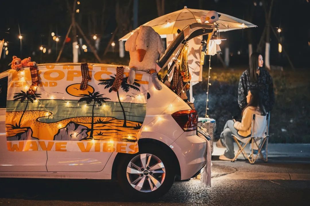 超八成年轻人搞副业,年轻人的副业“搞钱”路