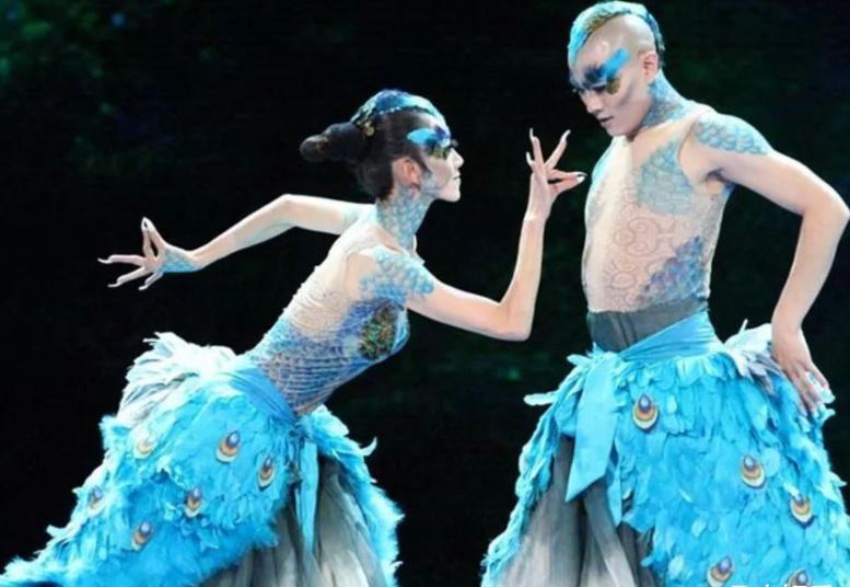 丁字裤、露臀，所谓的“艺术”都没用，谁审美有问题？