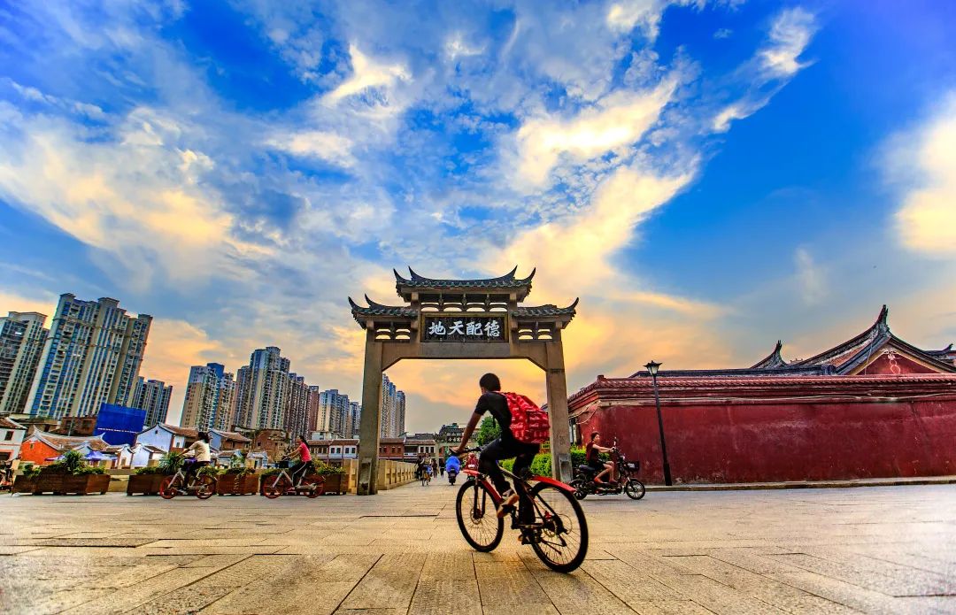 闽山闽水物华新在师生中引热议,闽南旅游推荐漳州旅游攻略