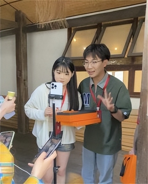 城科播音专业师生前往万盛经开区开展《采编播实训》课程教学