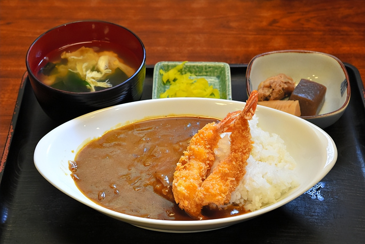 89岁双胞胎姐妹开食堂还债，每天3点半起床，用家常菜治愈无数人