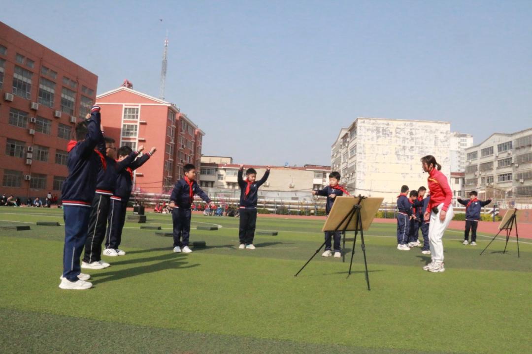 同心筑梦向未来,艺体花开满园春——莘县“同课异构”送教下乡活动暨艺体教学现场会在莘县实验小学召开