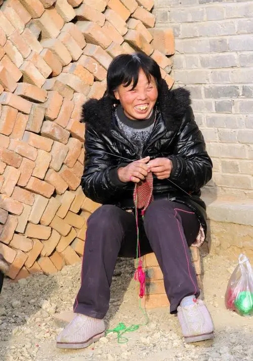 “我不会结婚”北京理工女大学生语出惊人：穷人生孩子是不负责任