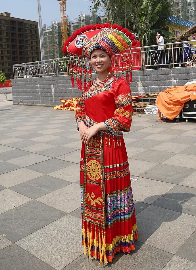 壮族美女素材,壮族美女