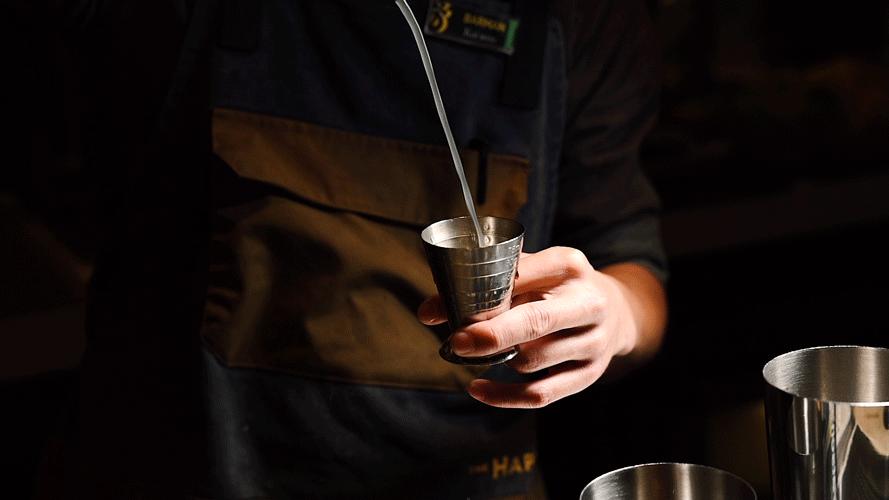 “这家「英伦餐吧」是专属你的快乐密码!”