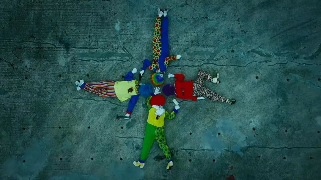 4集就下线8人，演员大换血，刚播就上17个热搜，《法证5》真爆了