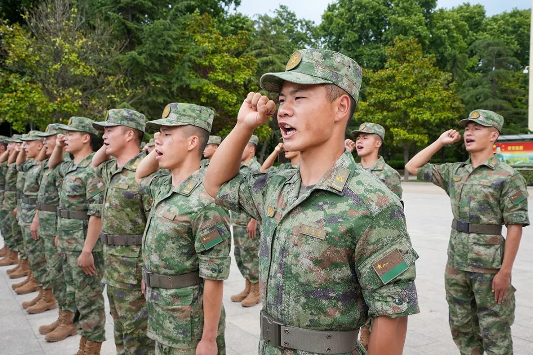 第71集团军：祝福伟大的*党**，跑出新时代奋斗强军的加速度