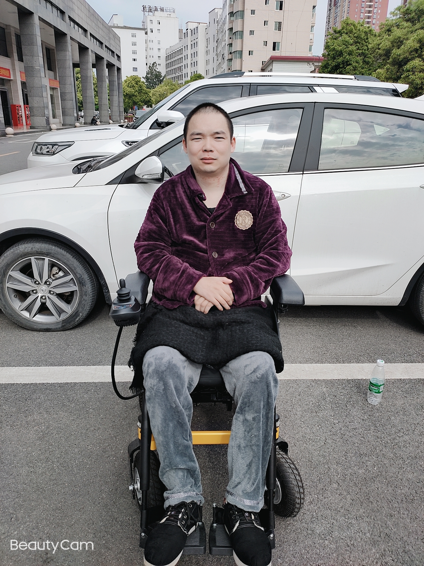 被前女友诬告猥亵5岁女童后，湖南退伍男子自杀未遂致四肢截瘫，经三次审理终获无罪，现实名举报要求追责