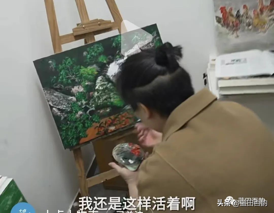 世间荆棘丛生,清洁工画家王柳云要在自己心里种一块草地