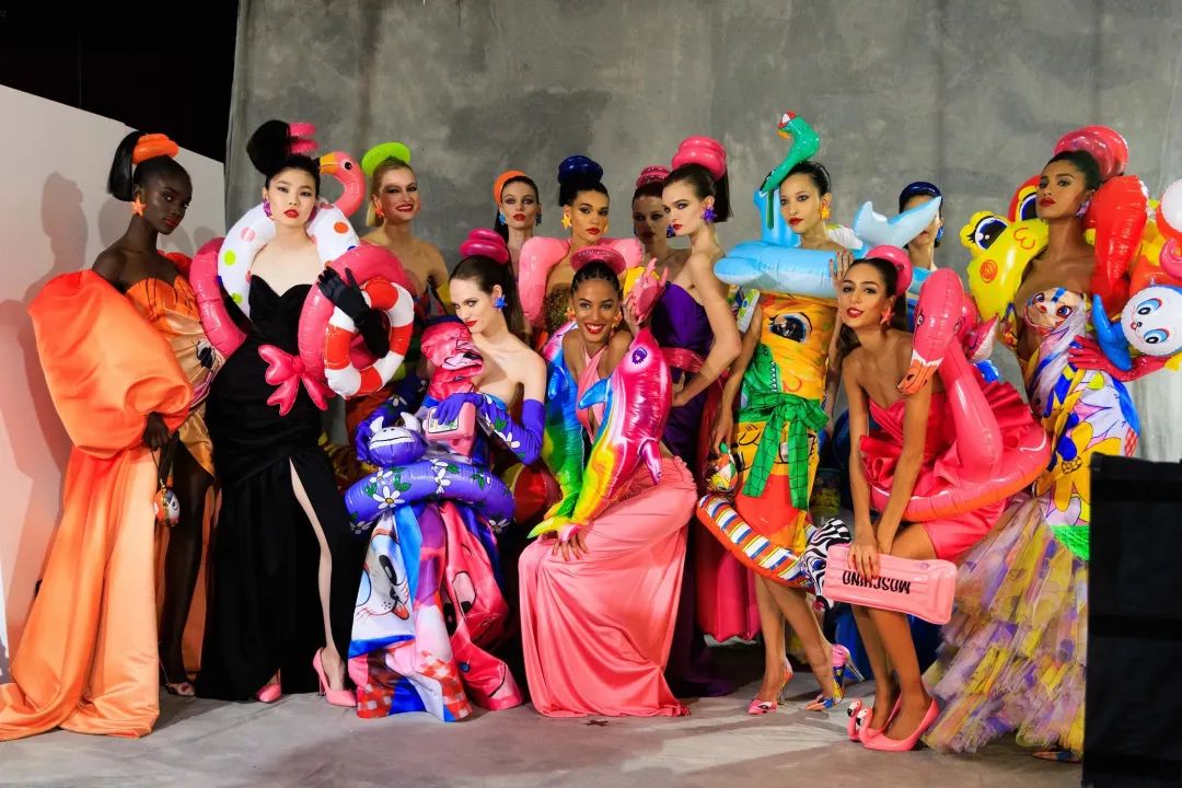 米兰时装周入选前十唯一华人,米兰时装周第一排坐的谁