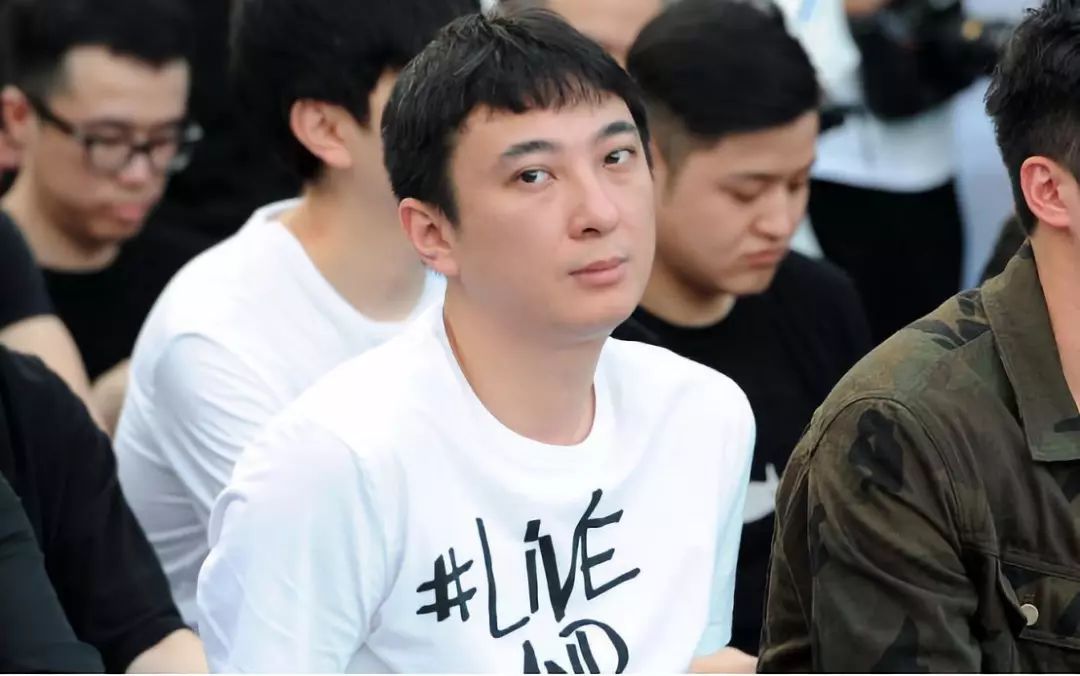 王思聪谈王健林现状,王健林4000亿负债怎么回事