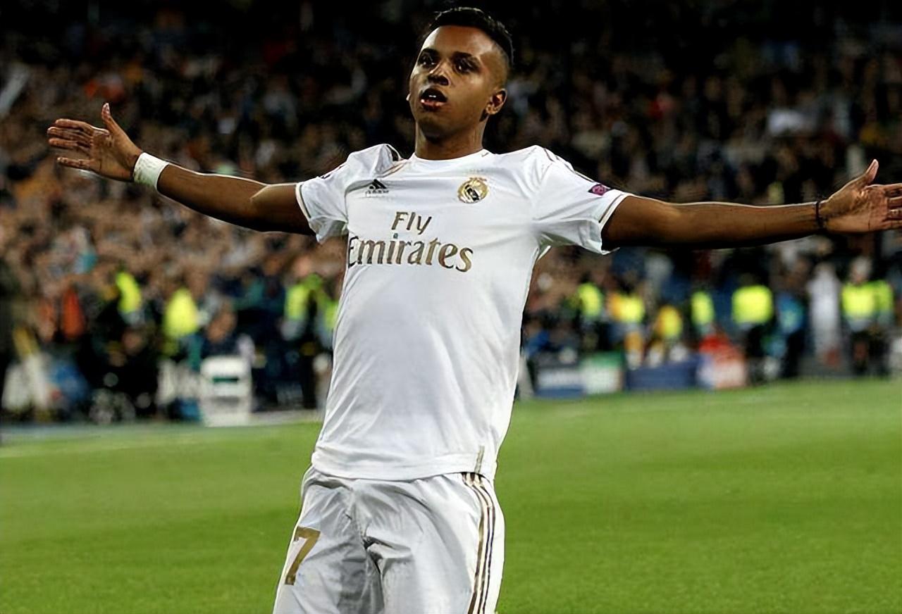 莫德里奇儿子签合同,莫德里奇和克罗斯转会最新消息