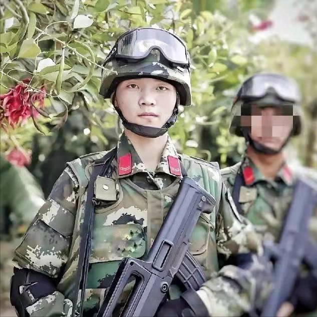 19岁战士身中13弹仍擒获歹徒,19岁武警战士身中13弹仍追击