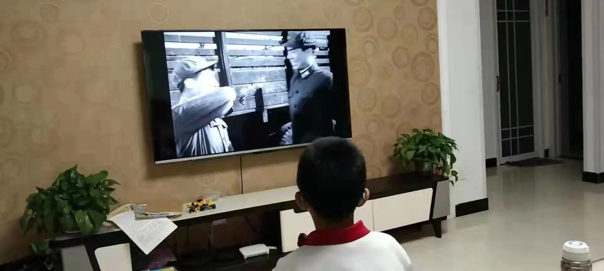 樱桃沟小学学雷锋活动,小学学雷锋树新风黑板报