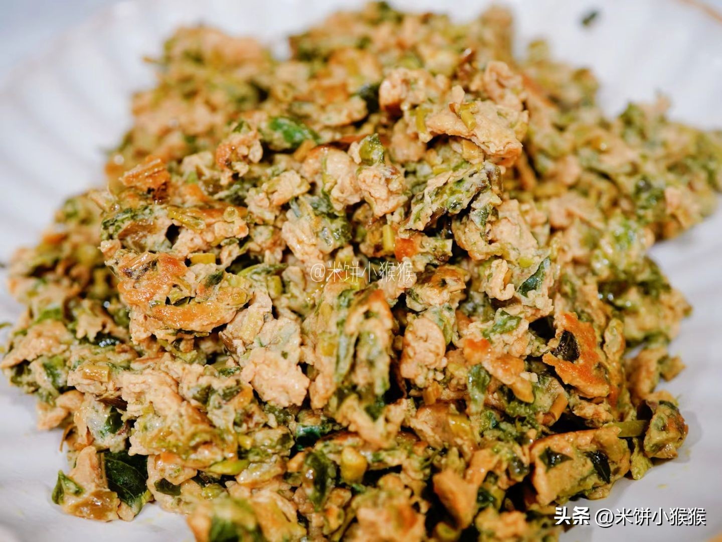 香椿炒鸡蛋是春天不可多得美食,香椿炒鸡蛋家常菜做法