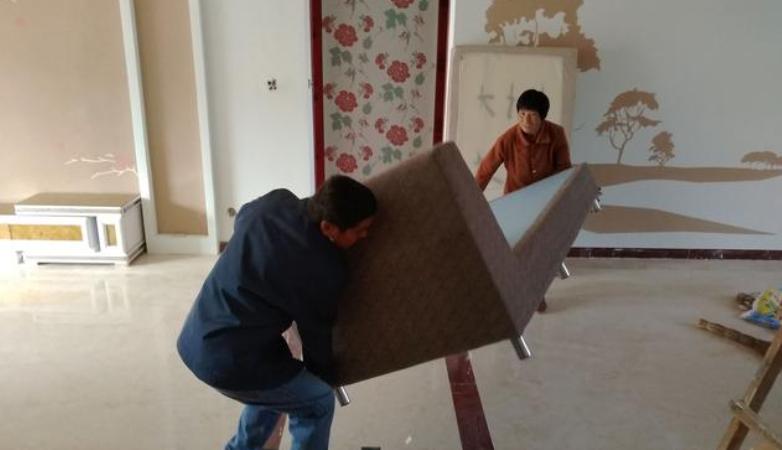 故事：给儿子准备140平的婚房，他却要去丈母娘家挤60平的小房子