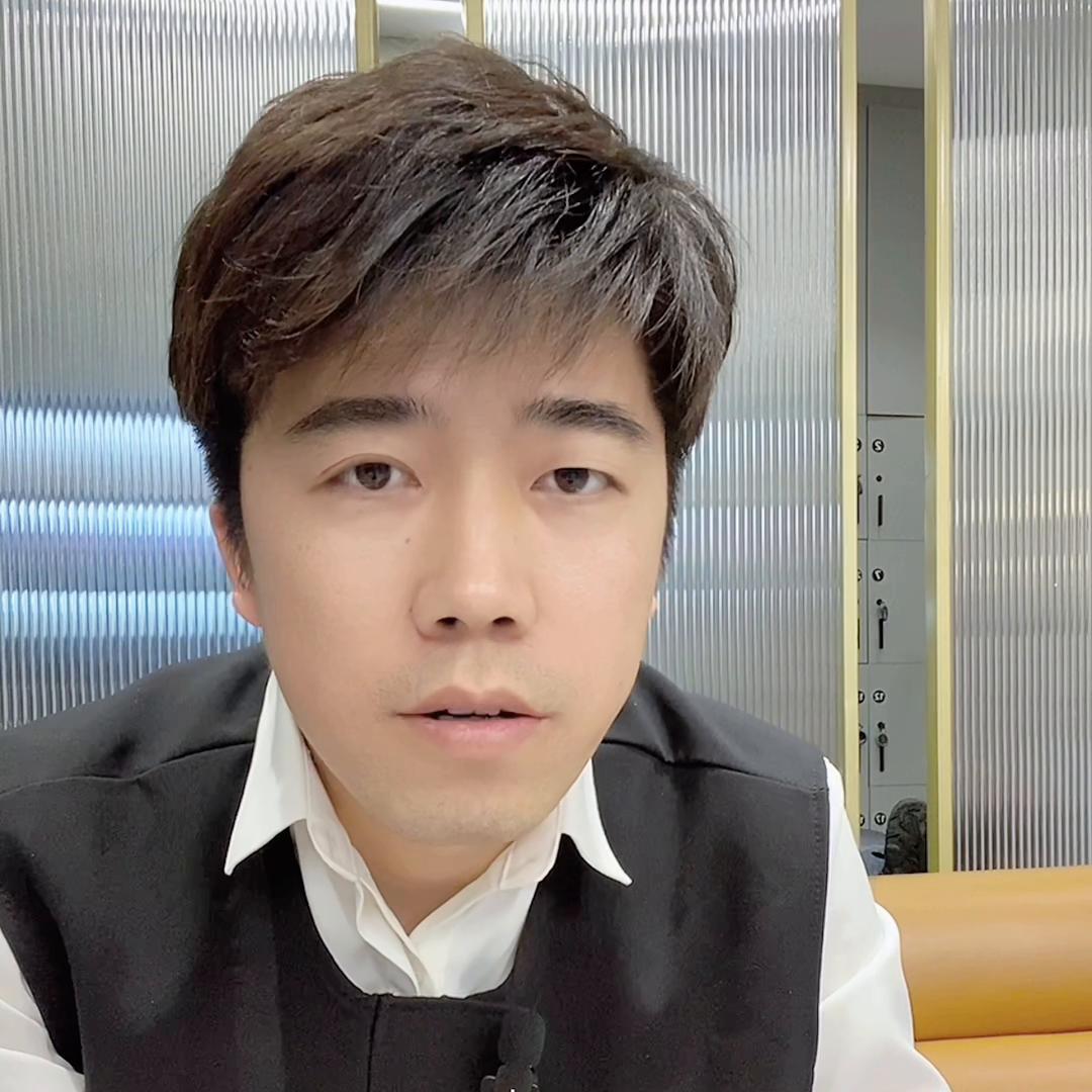 方形脸适合发型男生烫发,方形脸发型分析