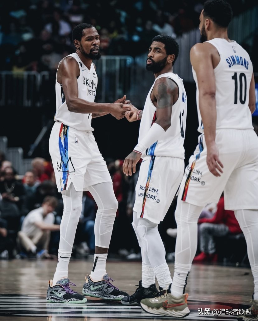 篮网队为杜兰特唱生日歌,篮网为萨姆纳庆生