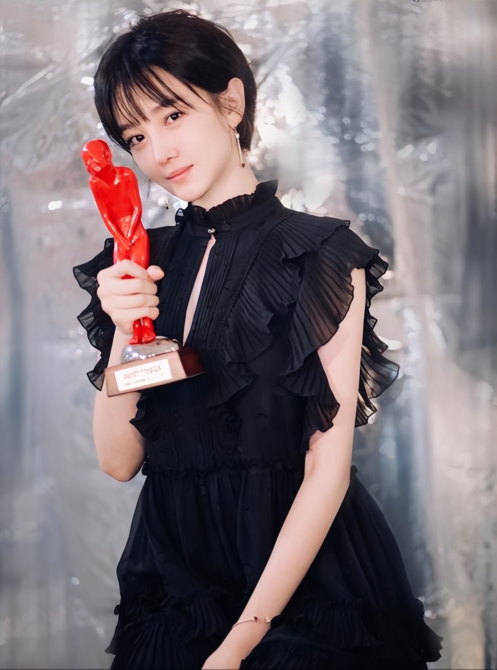 陈小纭整容前演过什么电视剧,演员陈小纭现状