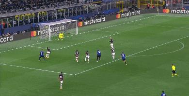 米兰挥舞断剑殊死一搏小因扎吉鞘里藏刀后发制人