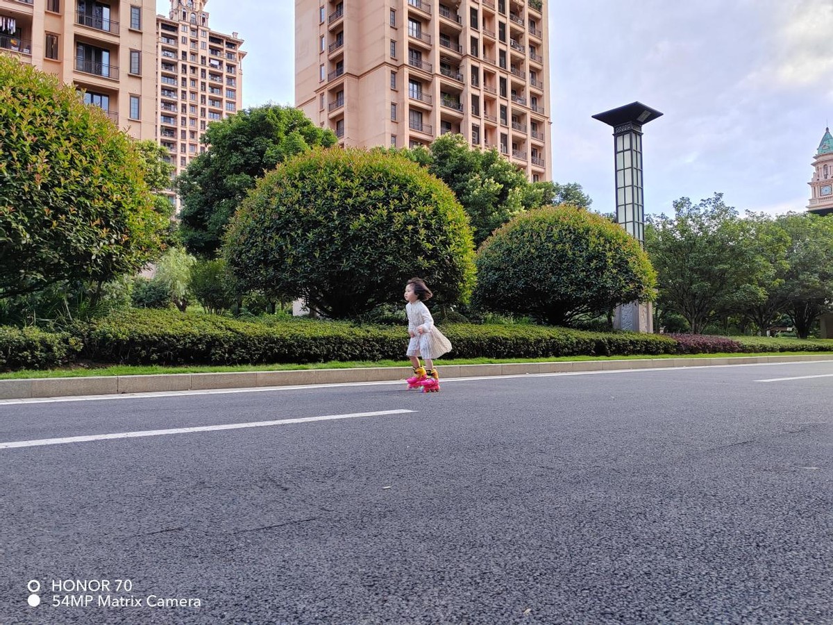 6月7日首销，2699元起让你自带“主角”光环，荣耀70上手评测