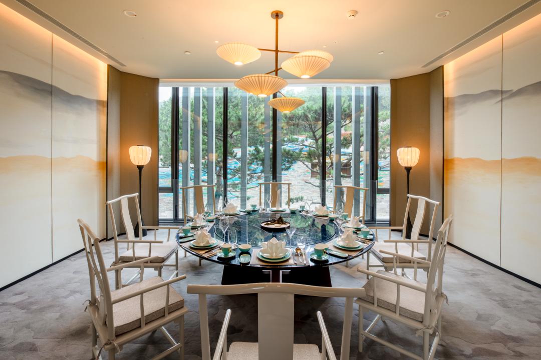 雁柏山庄的夜景,雁柏山庄远景