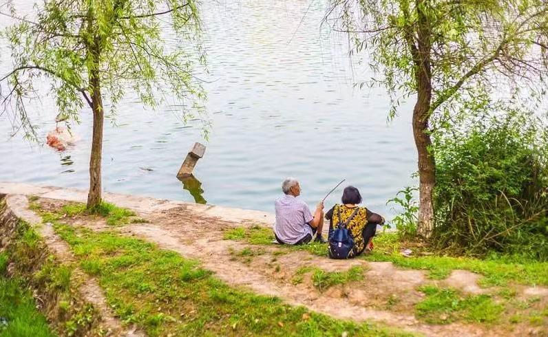 80岁老人肝癌晚期不吃不喝,80多岁老人得肝癌不做手术活多久