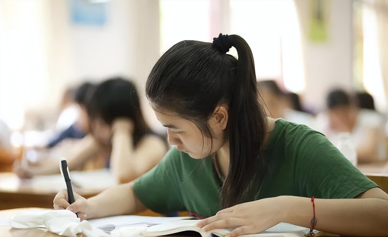 自以为是的消遣!“奶头乐”逐渐蔓延,大学生深陷其中却不自知