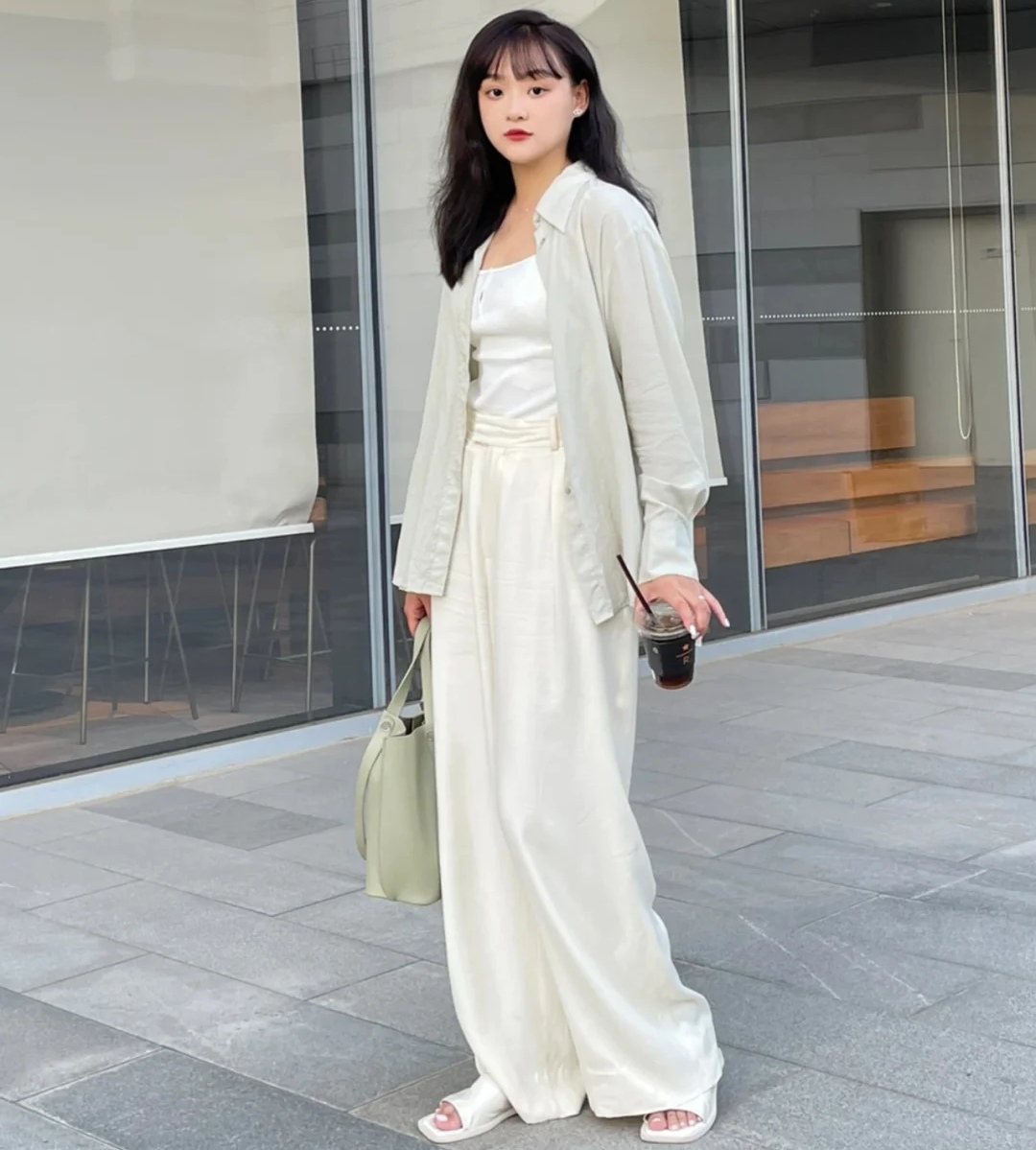 今年流行爆款裤子空调裤,夏天爆款薄裤子