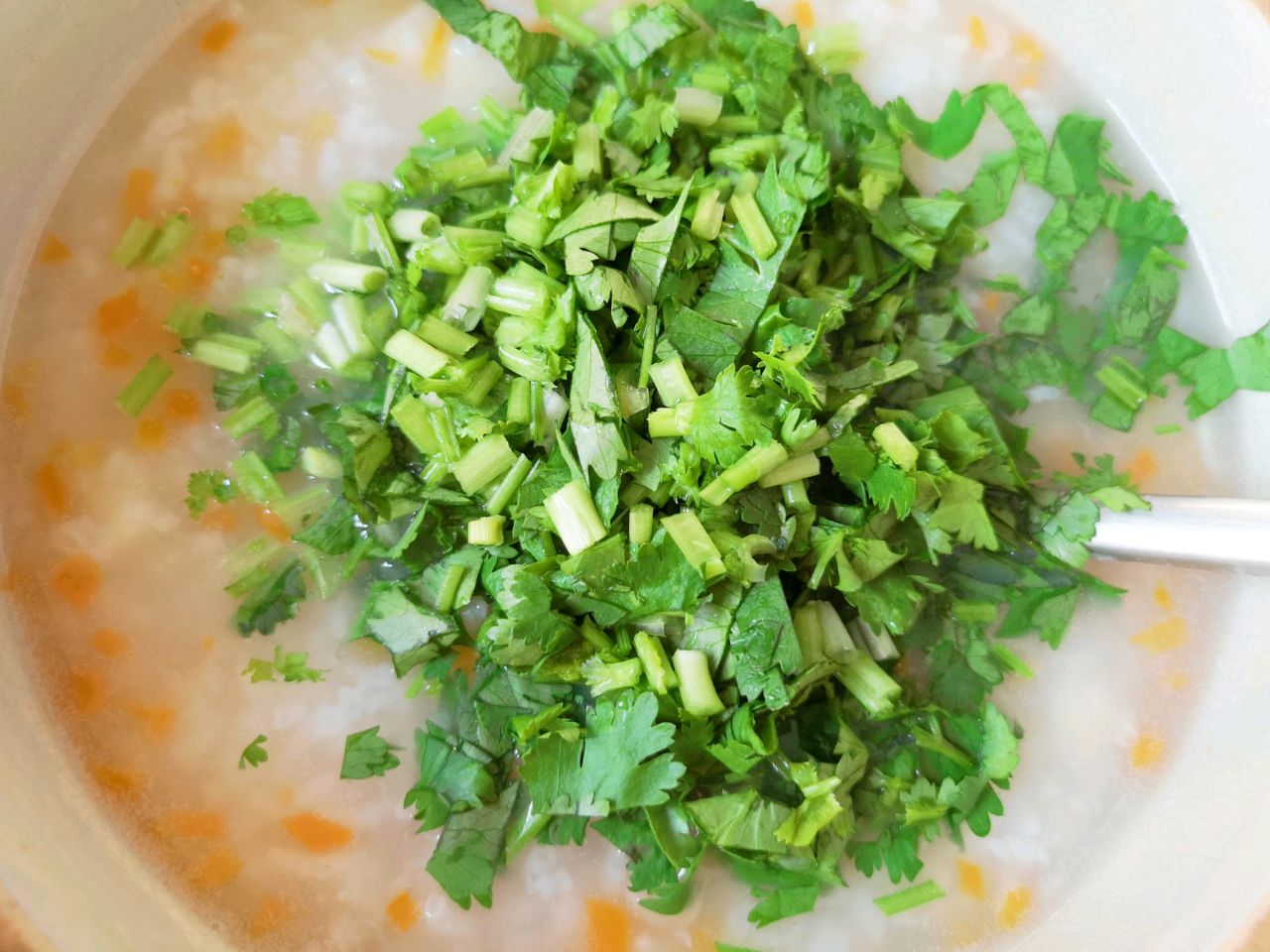 家庭版山药玉米胡萝卜粥做法,胡萝卜山药粥的家常做法养胃