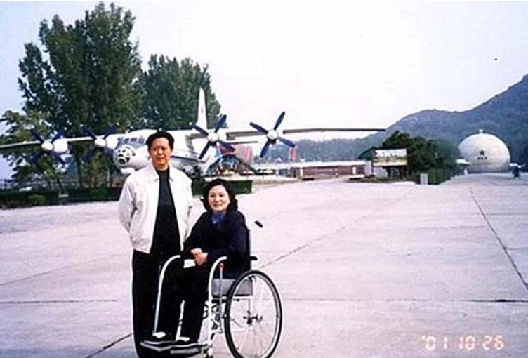 妻子地震截瘫感人视频,妻子汶川地震失去腿丈夫不离不弃