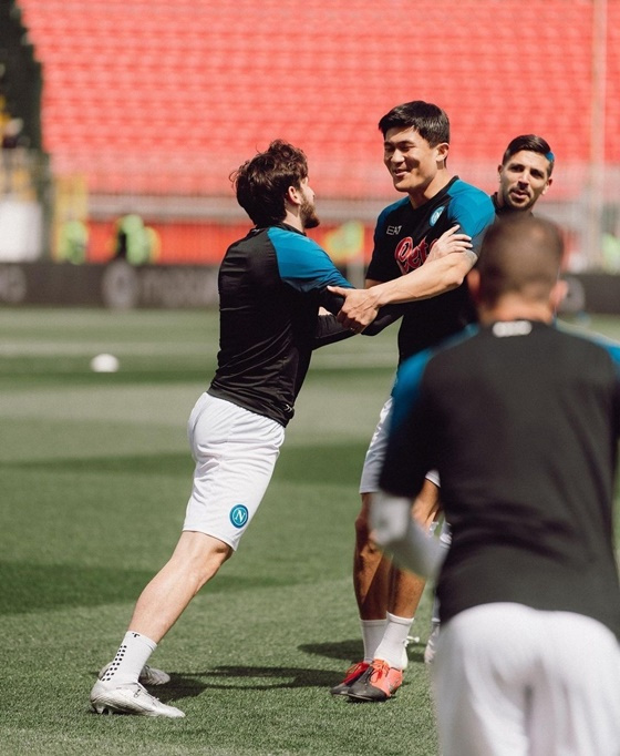 国安三中卫初露锋芒,历史上的国安足球队队员