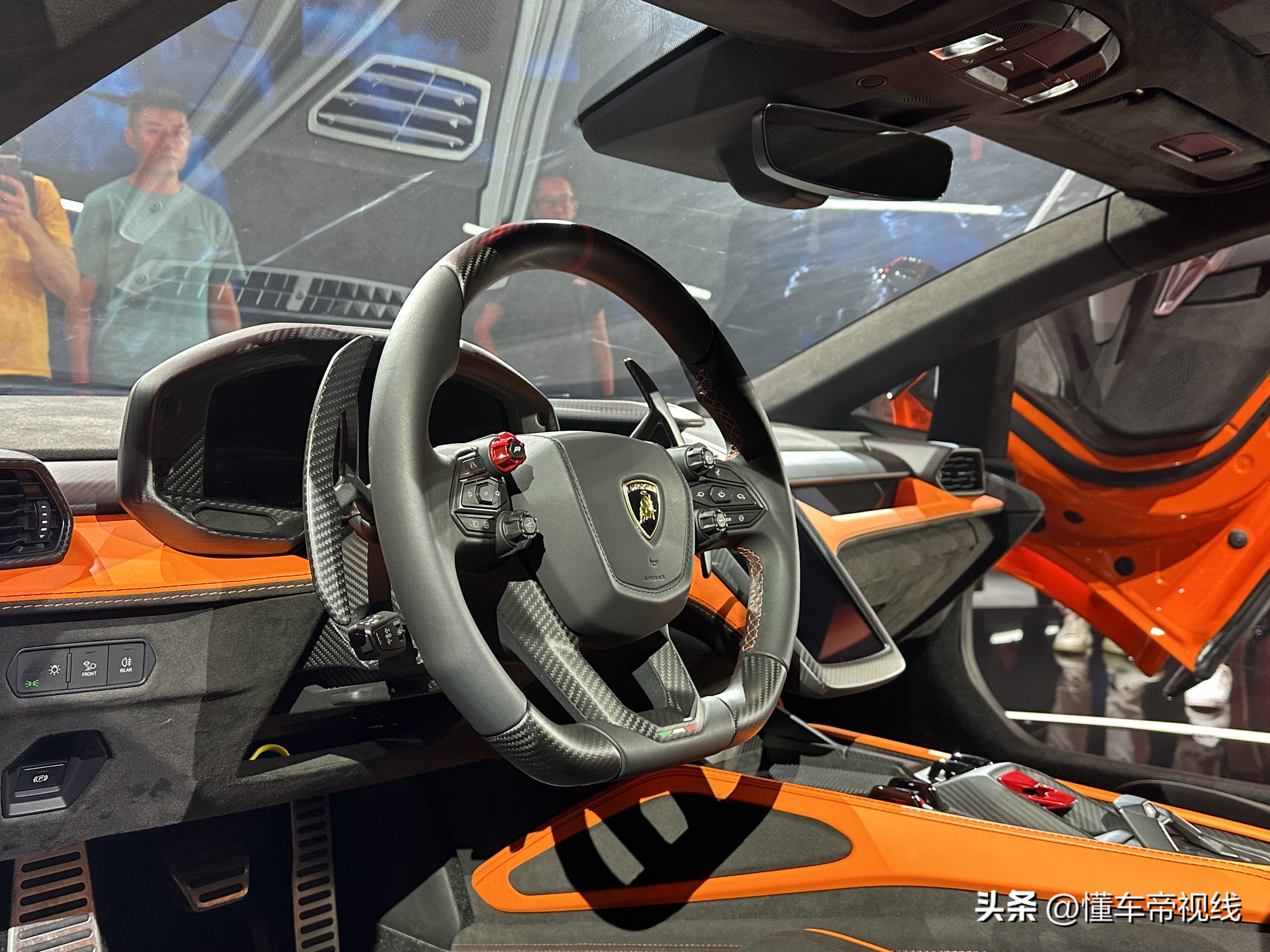 新款兰博基尼aventador实拍,新款兰博基尼aventador谍照