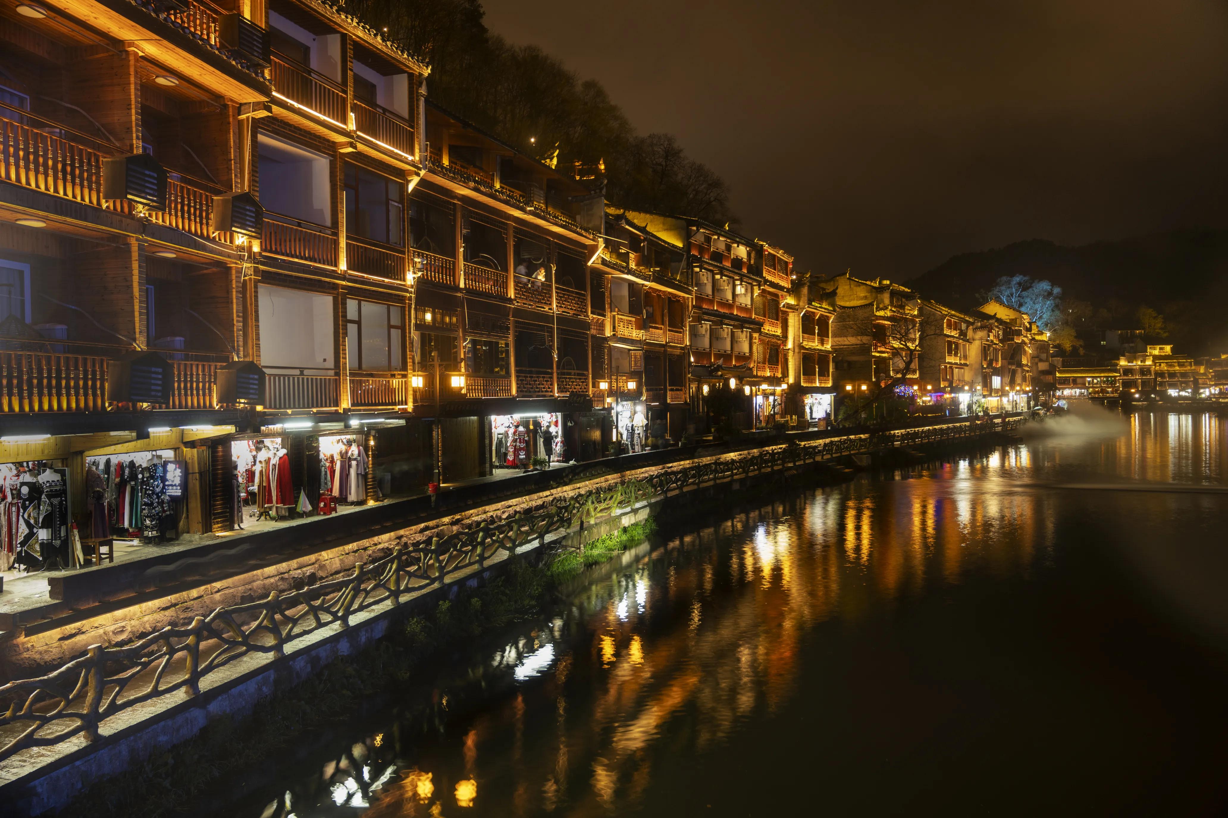 边城凤凰古城,边城凤凰古城好玩吗