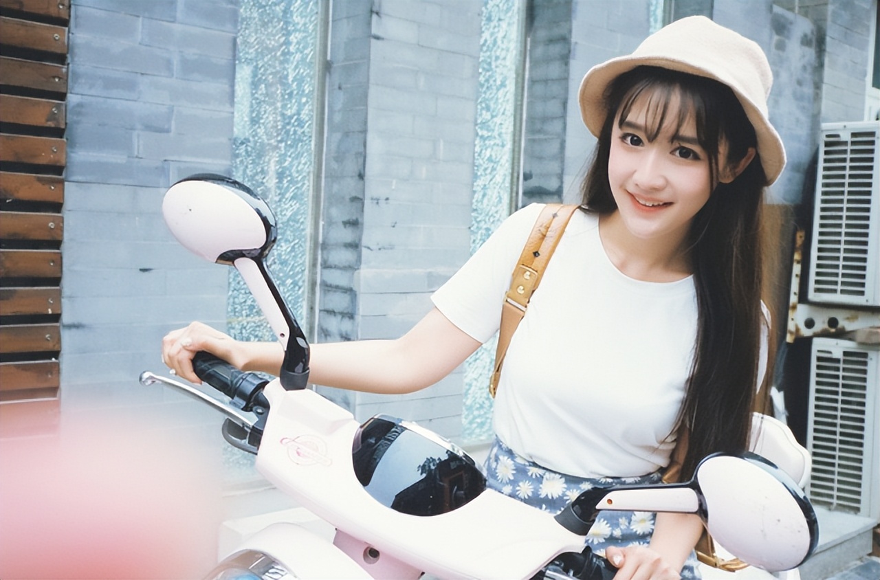 女生衣服上的字母含义,你知道衣服上的字什么意思吗