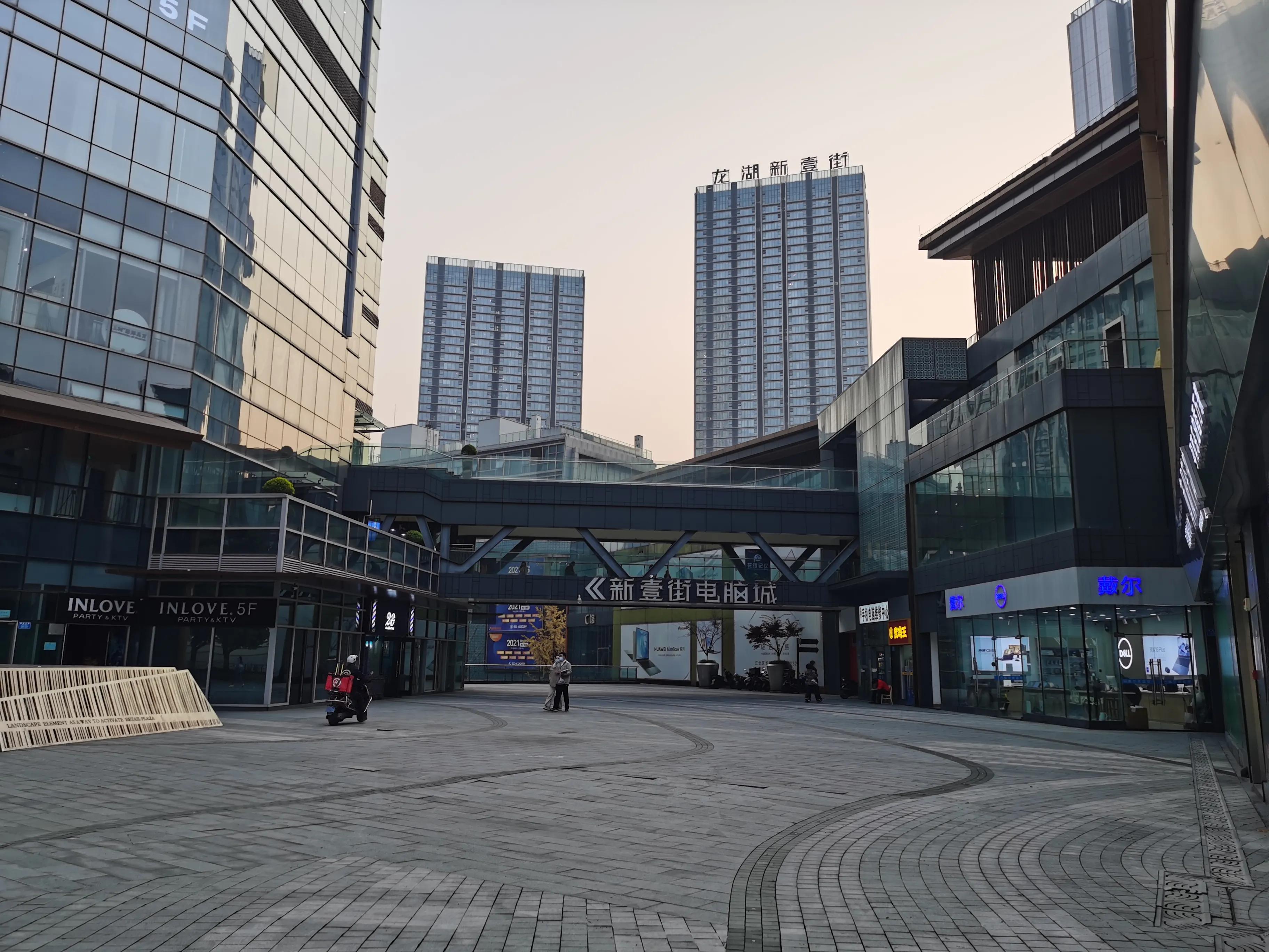 观音桥龙湖新壹街3号楼,龙湖新壹街失败的商圈