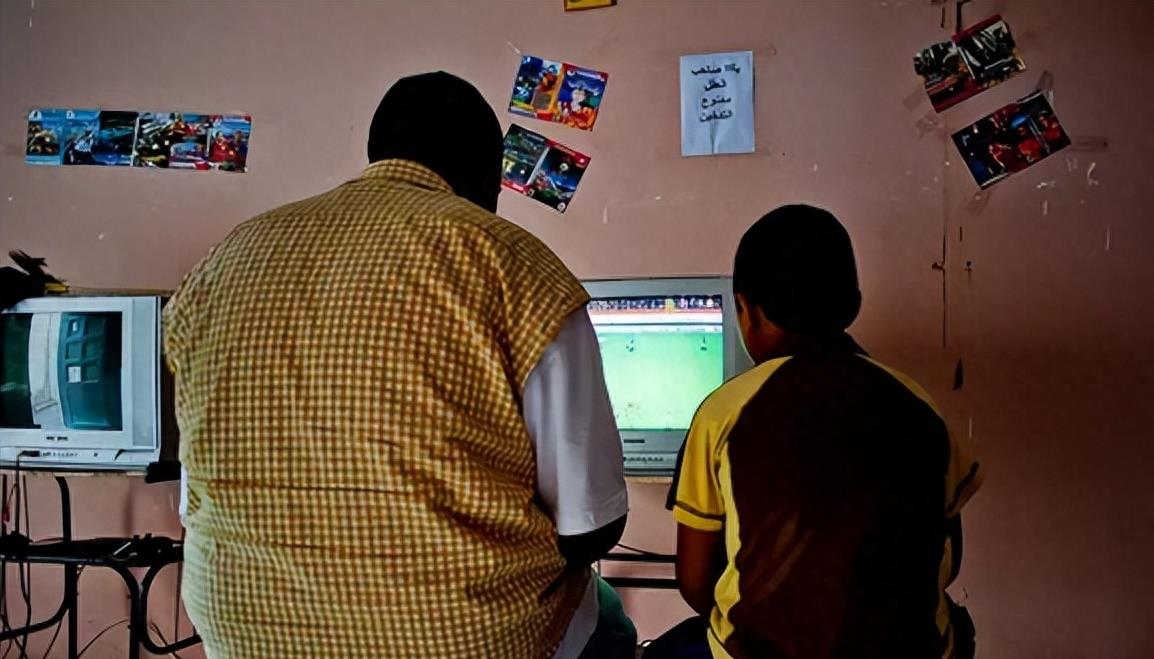 足球直播记录真实生活,现在的足球直播为什么画面这么大