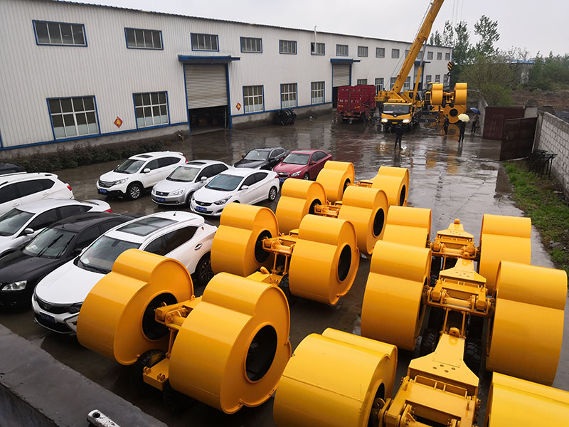 30吨冲击式压路机,冲击压路机施工视频