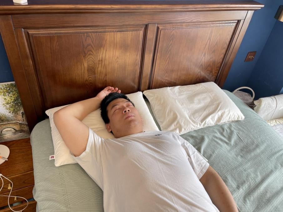 怎么选购一个适合自己的枕头,双人舒适枕头怎么选购技巧