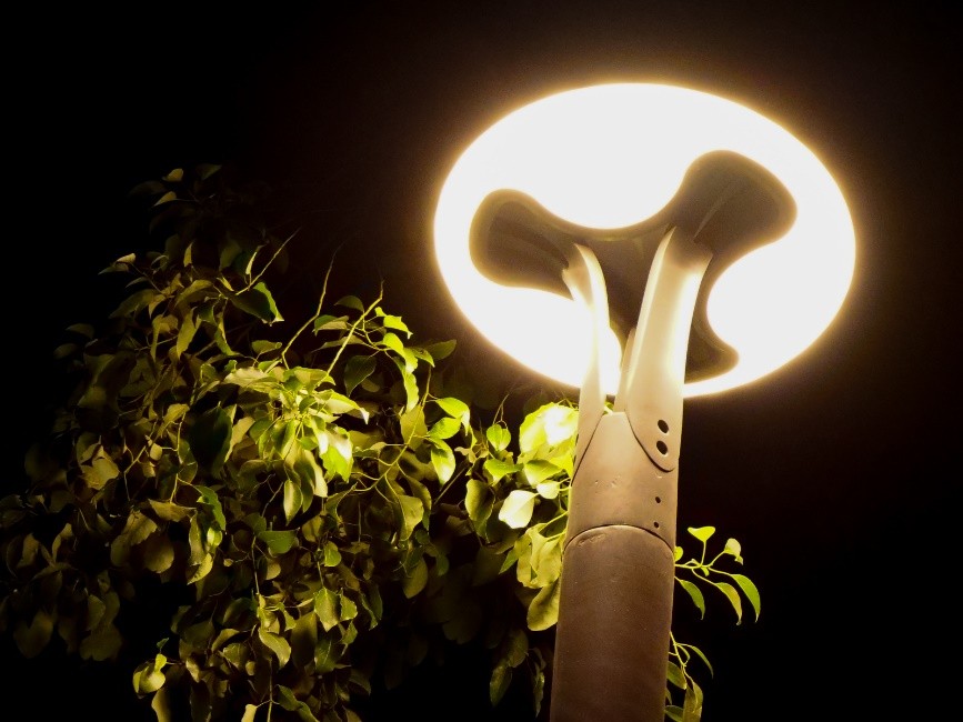 支持0.23米近摄!5千元的大三元松下H-E08018评测