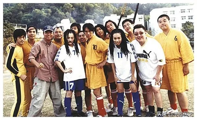 国外媒体报道周星驰拍少林女足,周星驰拍少林女足各明星反应